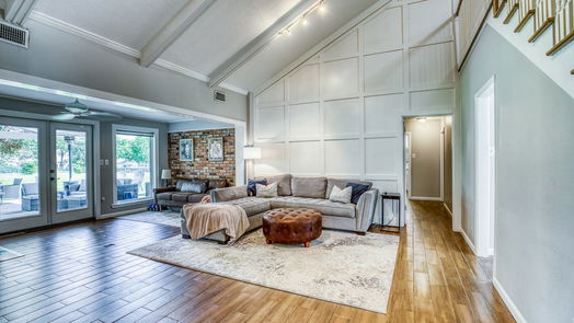 Brenham 2-story, 4-bed 204 Oak Hill Drive-idx