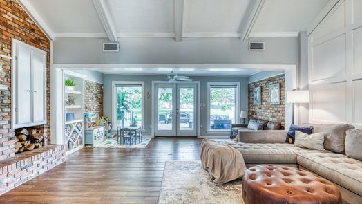 Brenham 2-story, 4-bed 204 Oak Hill Drive-idx