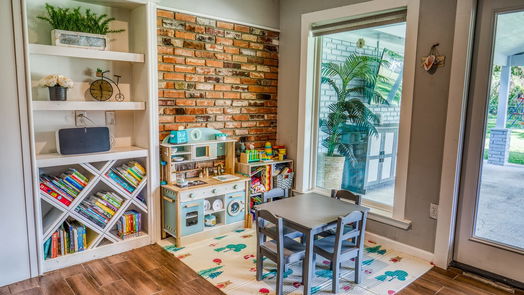 Brenham 2-story, 4-bed 204 Oak Hill Drive-idx