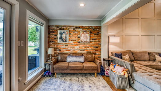 Brenham 2-story, 4-bed 204 Oak Hill Drive-idx