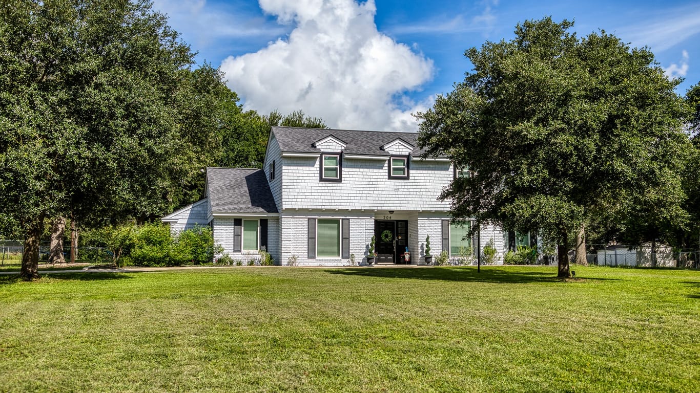 Brenham 2-story, 4-bed 204 Oak Hill Drive-idx