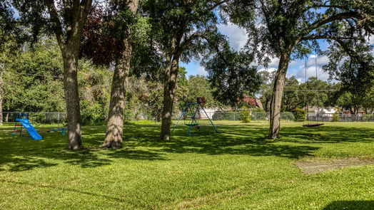 Brenham 2-story, 4-bed 204 Oak Hill Drive-idx