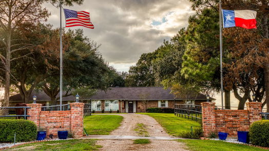 Brenham null-story, 4-bed 2900 Indian Paint Brush Road-idx