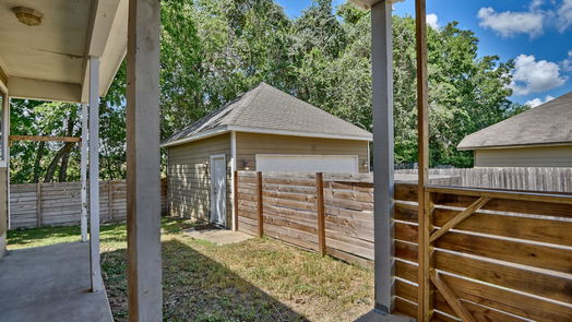 Brenham 2-story, 3-bed 2105 Springwood Drive-idx