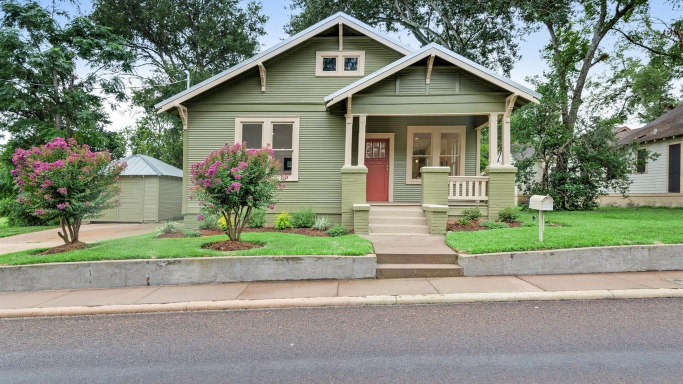 Brenham 1-story, 2-bed 807 W Alamo Street-idx