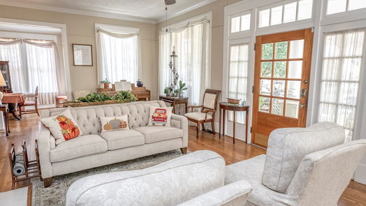 Brenham 2-story, 3-bed 505 E Main Street-idx