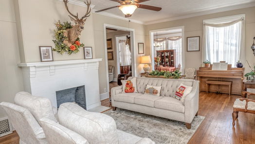 Brenham 2-story, 3-bed 505 E Main Street-idx