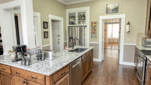 Brenham 2-story, 3-bed 505 E Main Street-idx