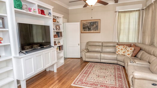 Brenham 2-story, 3-bed 505 E Main Street-idx