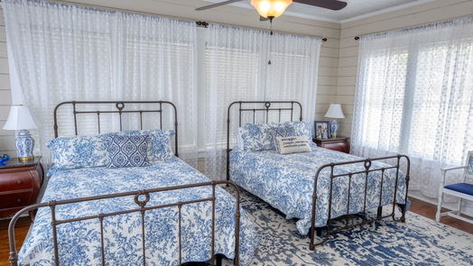 Brenham 2-story, 3-bed 505 E Main Street-idx