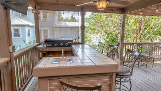 Brenham 2-story, 3-bed 505 E Main Street-idx