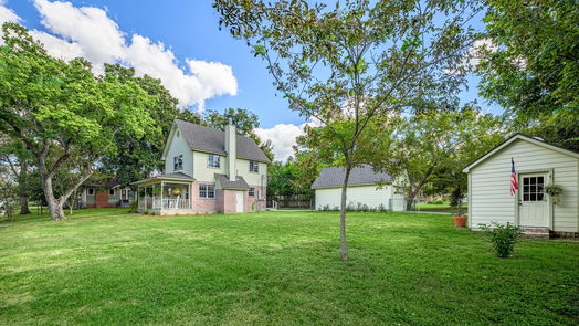 Brenham 2-story, 3-bed 405 W Main Street-idx