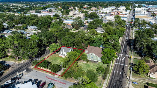 Brenham 2-story, 3-bed 405 W Main Street-idx