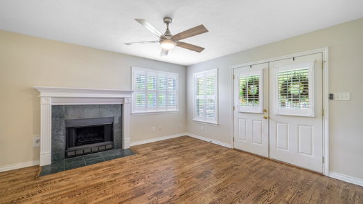 Brenham 2-story, 3-bed 405 W Main Street-idx