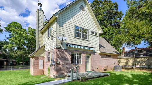 Brenham 2-story, 3-bed 405 W Main Street-idx