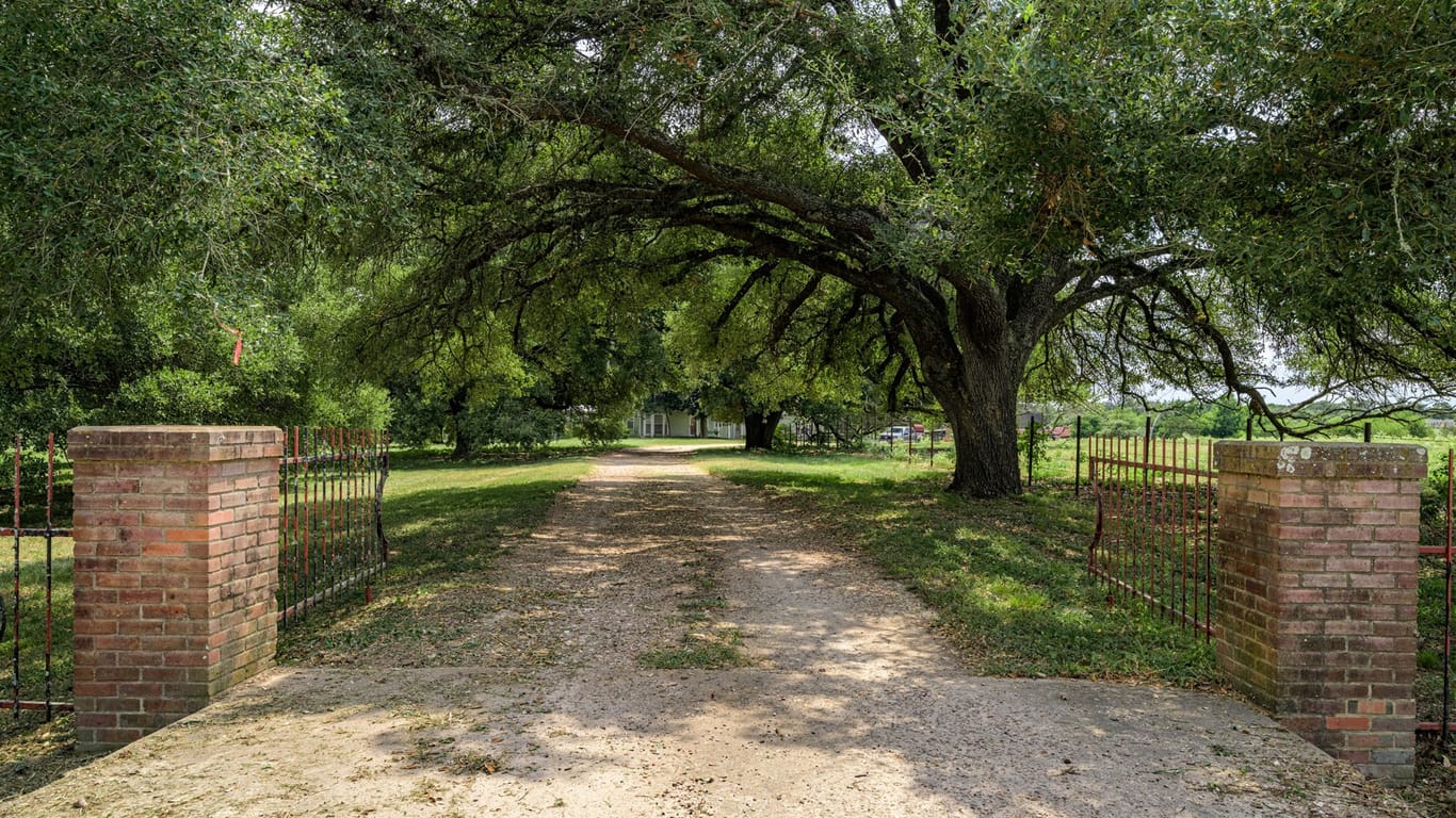 Brenham null-story, 4-bed 107 O'Malley Road-idx