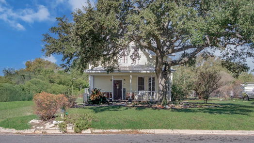 Brenham 2-story, 3-bed 404 W Jefferson Street-idx
