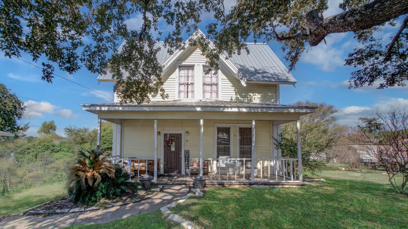 Brenham 2-story, 3-bed 404 W Jefferson Street-idx
