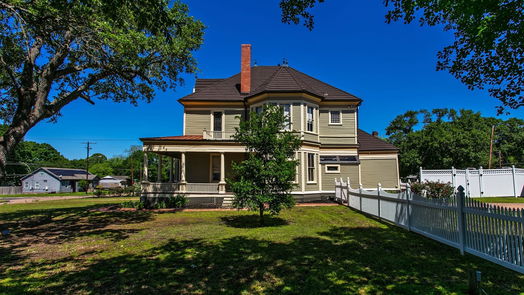 Navasota 3-story, 4-bed 901 Church Street-idx