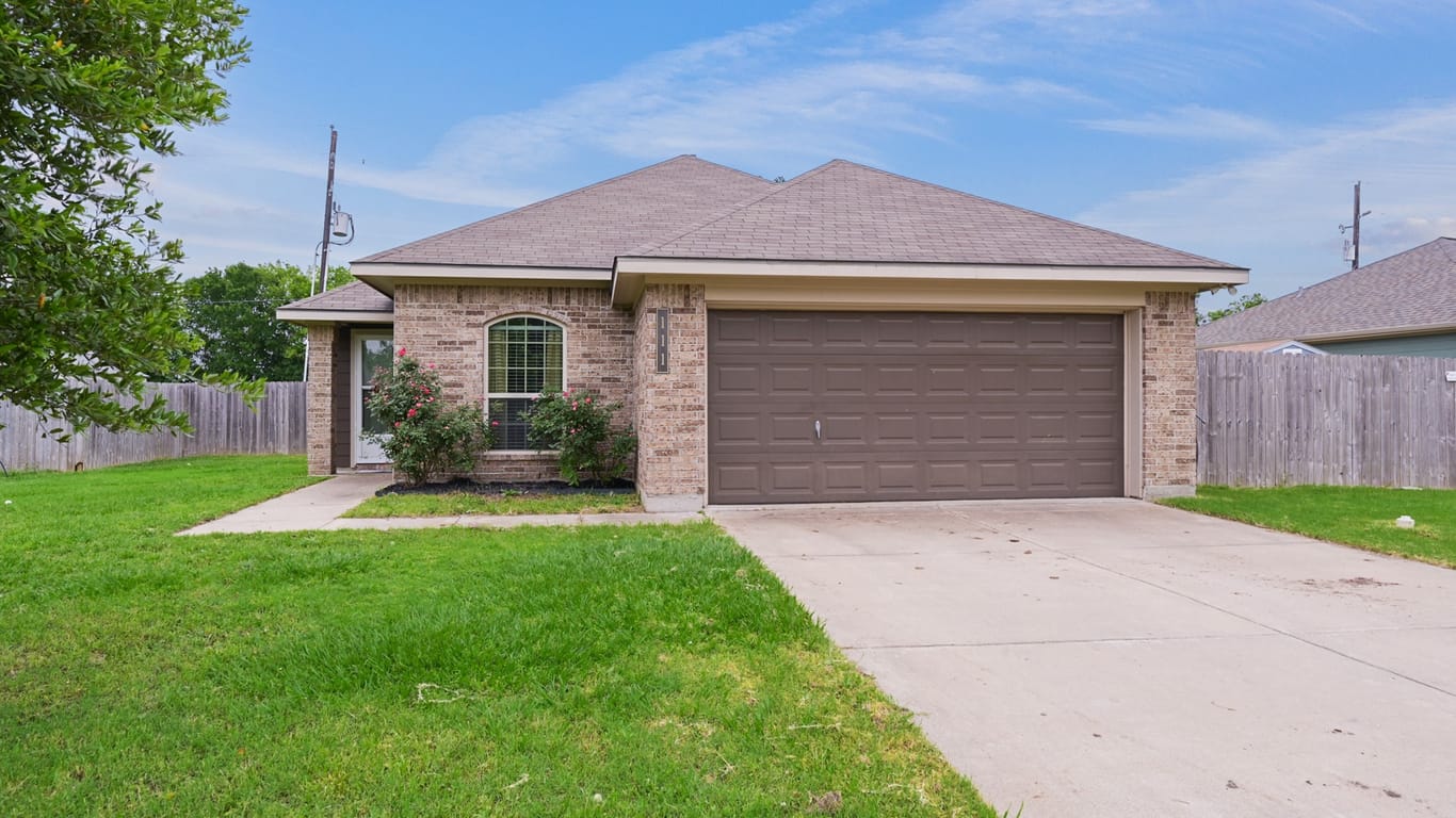 Navasota 1-story, 4-bed 111 Willow Drive-idx