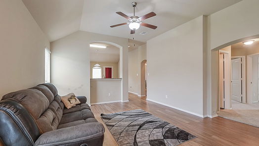 Navasota 1-story, 4-bed 111 Willow Drive-idx