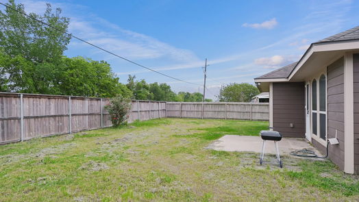 Navasota 1-story, 4-bed 111 Willow Drive-idx