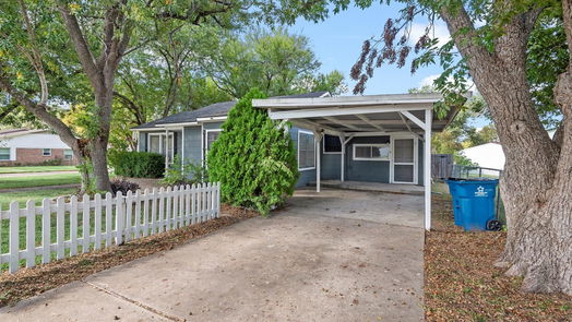 Navasota 1-story, 3-bed 429 N Judson Street-idx