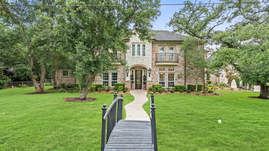 Friendswood 2-story, 5-bed 1310 Steele Drive Drive-idx
