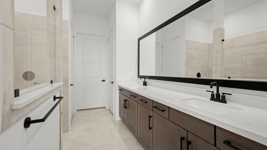 Cypress 1-story, 3-bed 18123 Shoreline Vista Lane-idx