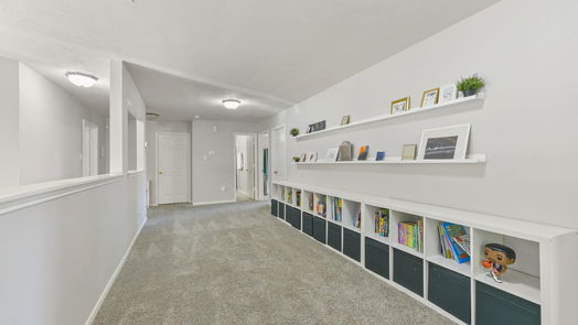 Pearland 2-story, 6-bed 3721 Pinehurst Drive-idx