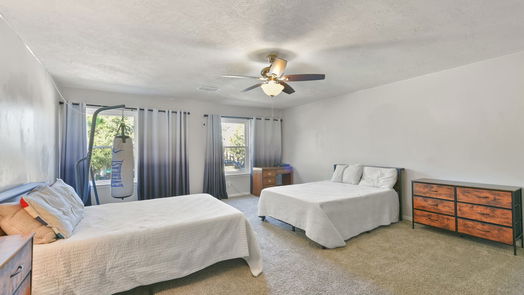 Pearland 2-story, 6-bed 3721 Pinehurst Drive-idx