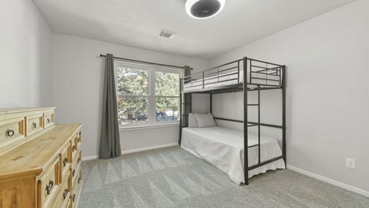 Pearland 2-story, 6-bed 3721 Pinehurst Drive-idx