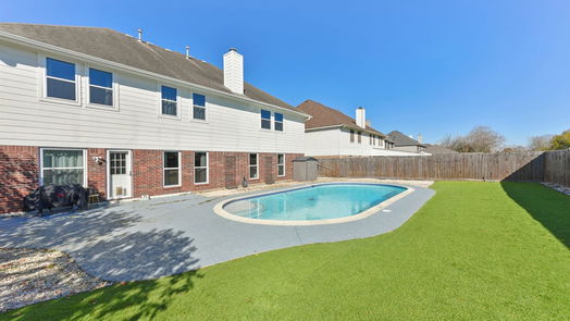 Pearland 2-story, 6-bed 3721 Pinehurst Drive-idx