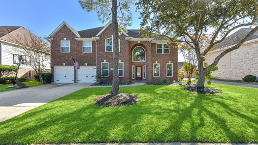 Pearland 2-story, 6-bed 3721 Pinehurst Drive-idx