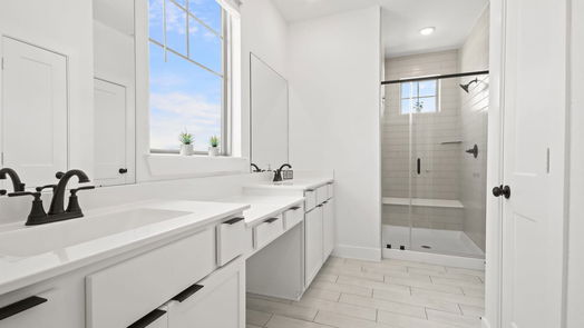 Humble 3-story, 3-bed 11823 California Sister Drive-idx