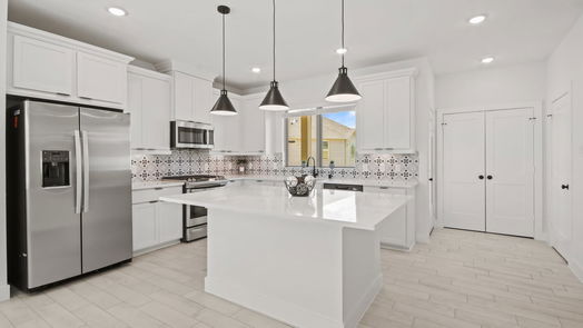 Humble 3-story, 3-bed 11823 California Sister Drive-idx