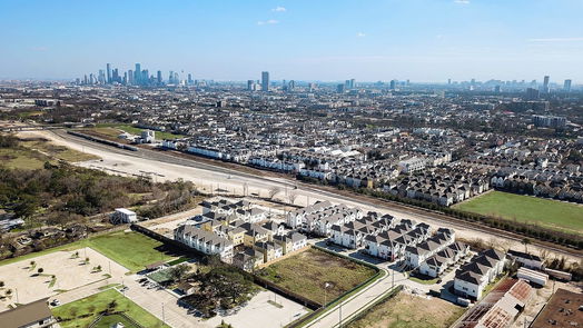 Houston 3-story, 3-bed 6308 Chelsea Falls Lane-idx