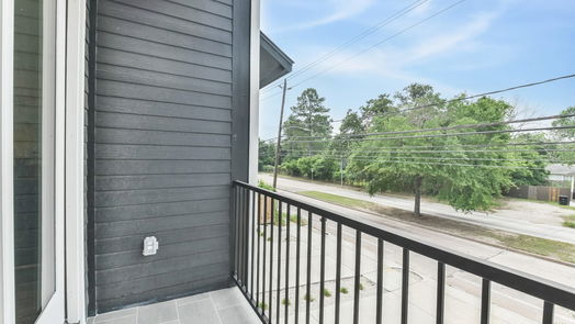 Houston 3-story, 3-bed 4820 Pinemont Drive A-idx