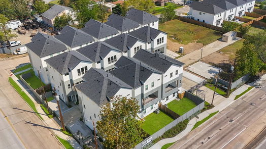 Houston 3-story, 3-bed 4858 Pinemont Drive-idx