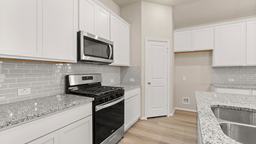 New Caney 1-story, 4-bed 414 Hillview Nature Drive-idx