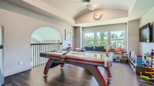 The Woodlands 2-story, 6-bed 23 Hollyflower Place-idx