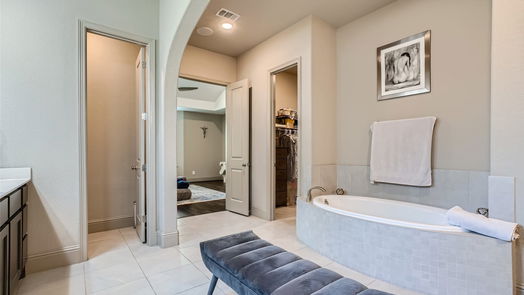 The Woodlands 2-story, 6-bed 23 Hollyflower Place-idx