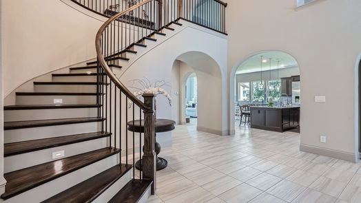 The Woodlands 2-story, 6-bed 23 Hollyflower Place-idx
