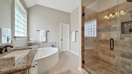 Houston 2-story, 4-bed 5610 Lake Place Drive-idx