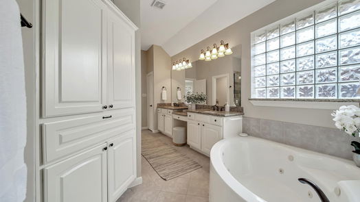 Houston 2-story, 4-bed 5610 Lake Place Drive-idx