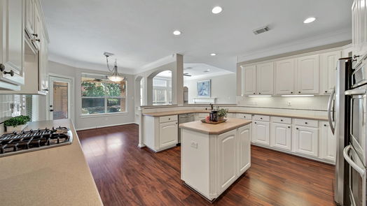 Houston 2-story, 4-bed 5610 Lake Place Drive-idx