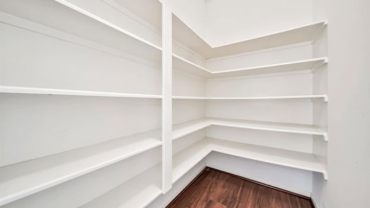 Houston 2-story, 4-bed 5610 Lake Place Drive-idx