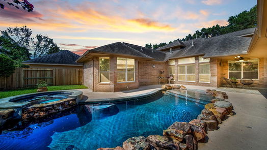 Houston 2-story, 4-bed 5610 Lake Place Drive-idx