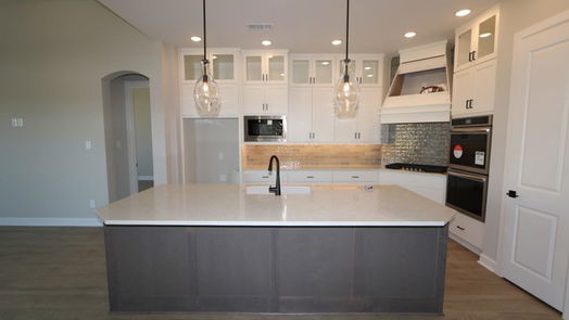 Conroe 2-story, 4-bed 906 Raindrop Creek Court-idx