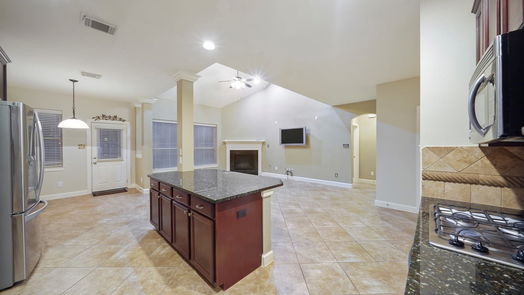 Humble 2-story, 4-bed 7030 Dewberry Shores Lane-idx